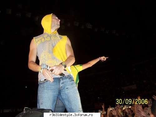 *RBD fac schimb de haine* - urmatorii ponchoi si christopher:D - *RBD*