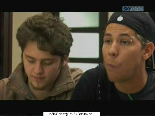 *ep 2 - capturi * - si pe acesta sper k l-ati vazut :D ucker si chris - *La familia*