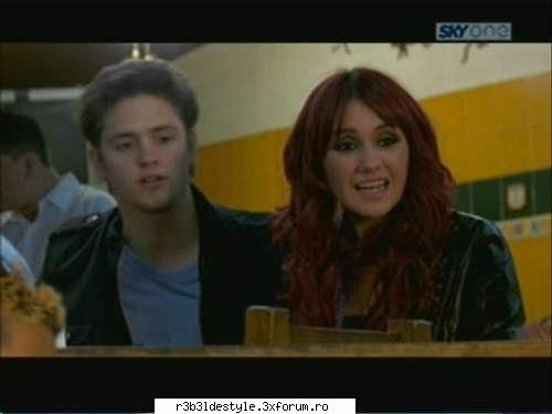 *ep 2 - capturi * - Dul ai ucker la masa :X:X:X - *La familia*