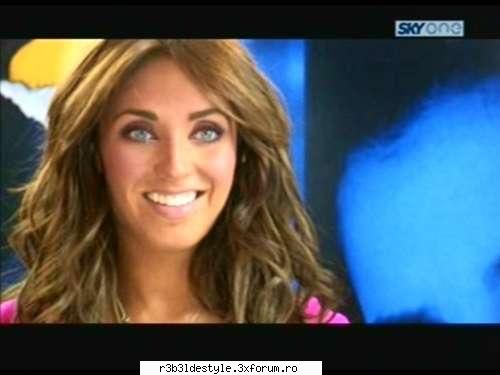 *ep 4 - capturi* - ep 4 :D Anny, c dulce e knd zambeshte :D - *La familia*