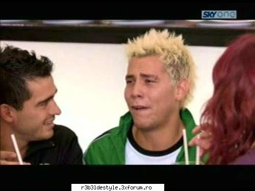 *ep 4 - capturi* - ah n-am poza knd il bate :( e ata ete dar am poza - *La familia*