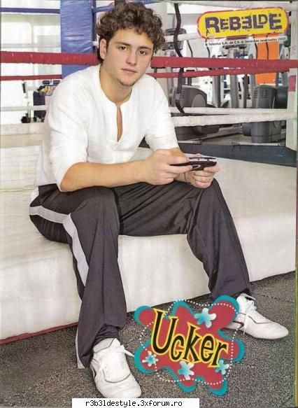 *revista rebelde cu Christopher* - si poza asta e in revista - *Christopher*